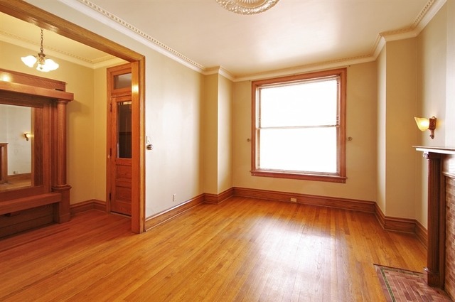 1933 W Grace St, Chicago, IL 60613 photo 7