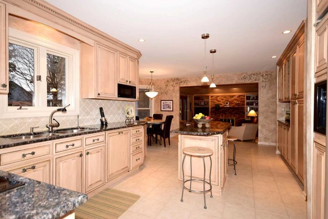 606 Robin Ct, Roselle, IL 60172 photo 7