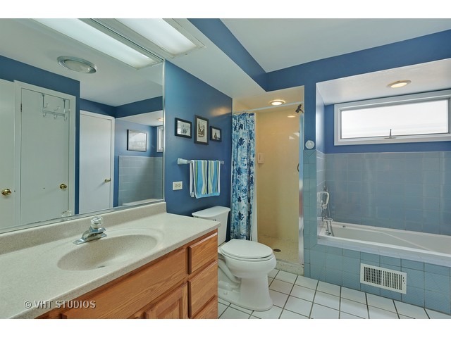 712 Hermitage Dr, Deerfield, IL 60015 photo 14