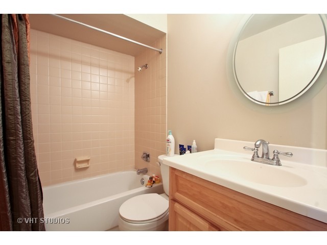 248 Brookside Ln #D, Willowbrook, IL 60527 photo 9