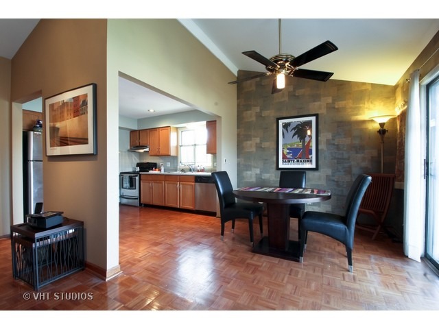 248 Brookside Ln #D, Willowbrook, IL 60527 photo 4