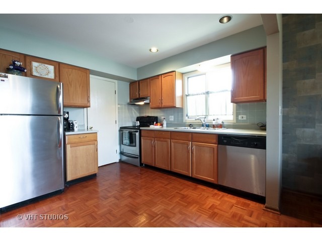 248 Brookside Ln #D, Willowbrook, IL 60527 photo 5