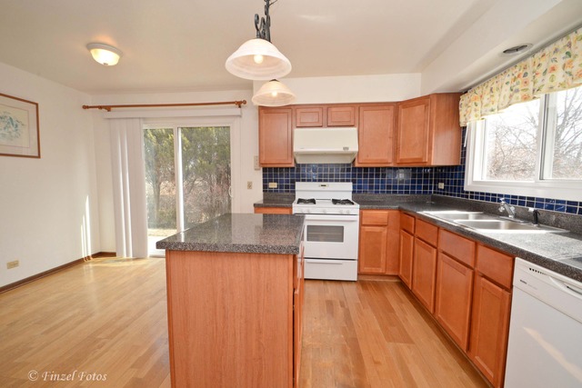 2606 Pebblebrook Ln, Rolling Meadows, IL 60008 photo 5