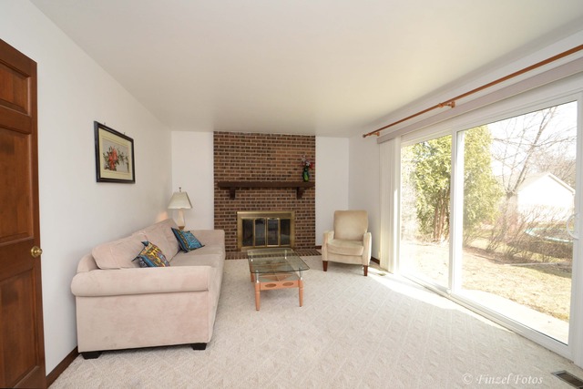 2606 Pebblebrook Ln, Rolling Meadows, IL 60008 photo 2