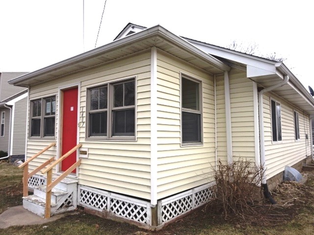 1407 E 4th St, Sterling, IL 61081 photo 1