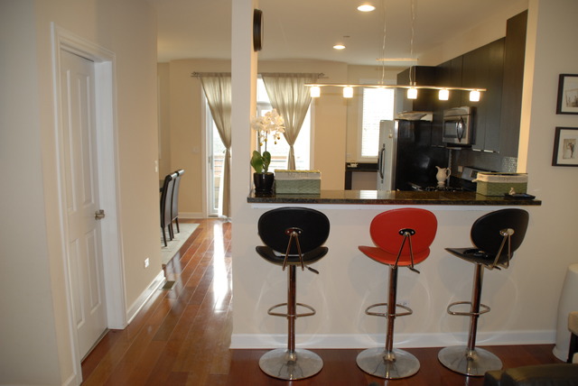 45 Northfield Ter, Wheeling, IL 60090 photo 5