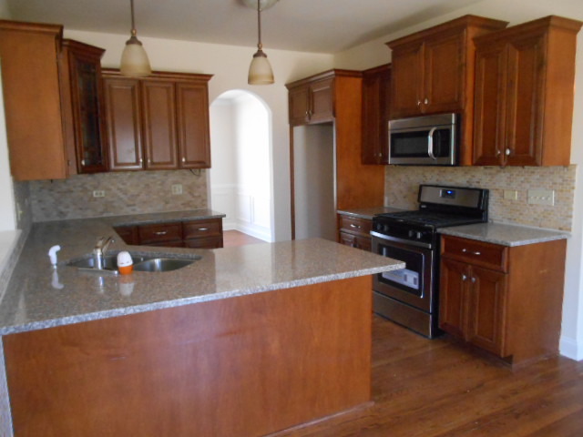 12848 Skyline Dr, Plainfield, IL 60585 photo 2