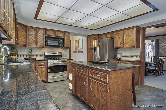 2285 Lakeside Dr, Aurora, IL 60504 photo 4