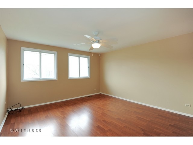 1678 Groton Ct, Wheaton, IL 60189 photo 8