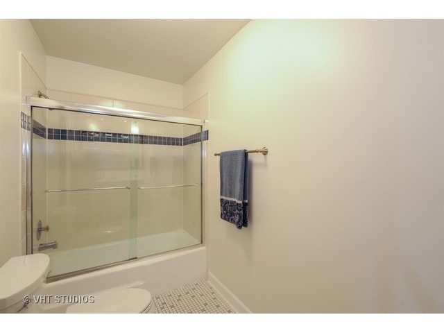 1678 Groton Ct, Wheaton, IL 60189 photo 12