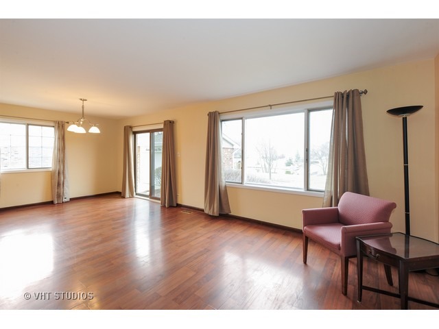 1678 Groton Ct, Wheaton, IL 60189 photo 3