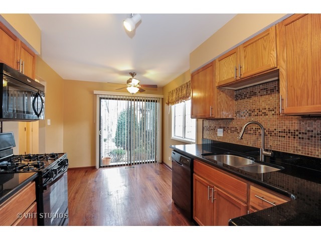 1678 Groton Ct, Wheaton, IL 60189 photo 5