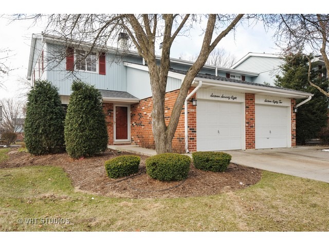 1678 Groton Ct, Wheaton, IL 60189 photo 1