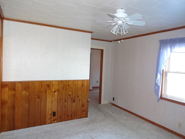 315 E Front St, Mount Morris, IL 61054 photo 4