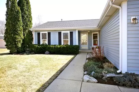 1769 Thorneapple Ln, Algonquin, IL 60102 photo 2
