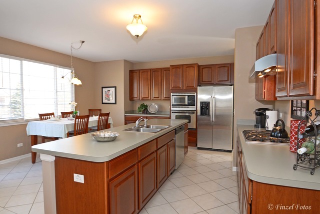902 Limerick Ln, Mchenry, IL 60050 photo 9