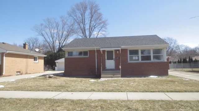 1199 Mohawk Dr, Elgin, IL 60120 photo 1