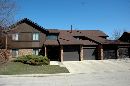 33 Creekside Cir #D, Elgin, IL 60123 photo 1