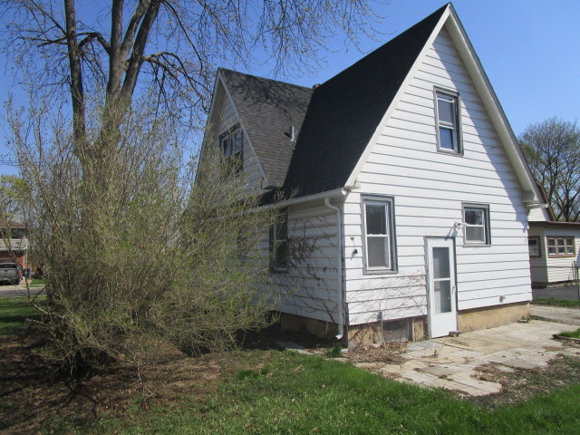 787 Stewart Ave, Elgin, IL 60120 photo 6