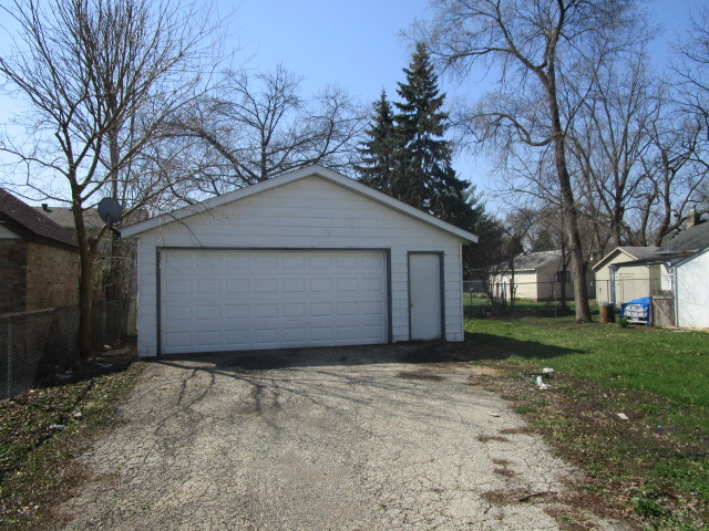 787 Stewart Ave, Elgin, IL 60120 photo 3