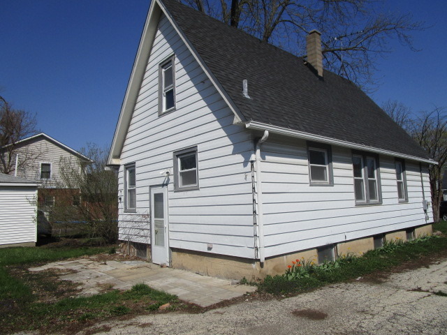 787 Stewart Ave, Elgin, IL 60120 photo 4