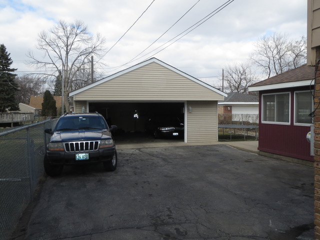 8110 45th Pl, Lyons, IL 60534 photo 3