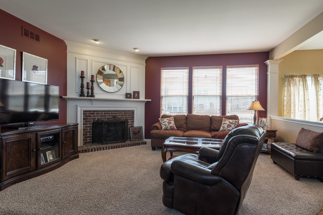25011 Armstrong Ln, Plainfield, IL 60585 photo 3