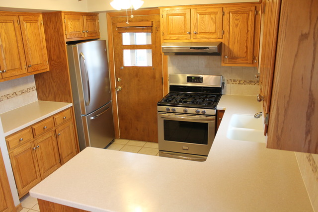 550 E Division St, Lockport, IL 60441 photo 9