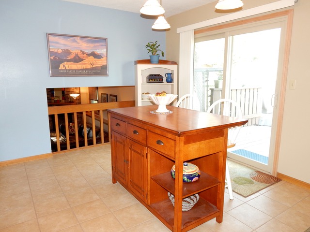 4456 Montclair Rd, Roscoe, IL 61073 photo 9