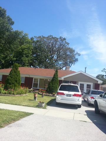 9441 Potter Rd, Des Plaines, IL 60016 photo 2