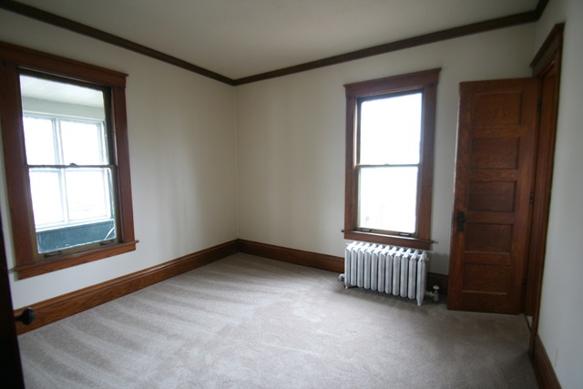 515 Forest Ave, Aurora, IL 60505 photo 5