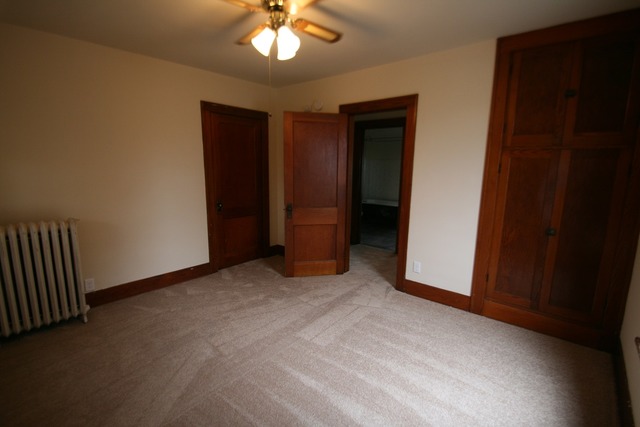 515 Forest Ave, Aurora, IL 60505 photo 9