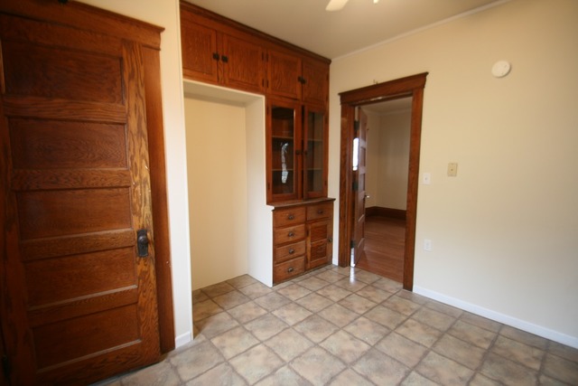 515 Forest Ave, Aurora, IL 60505 photo 8