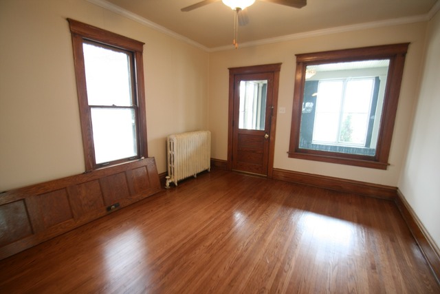 515 Forest Ave, Aurora, IL 60505 photo 3