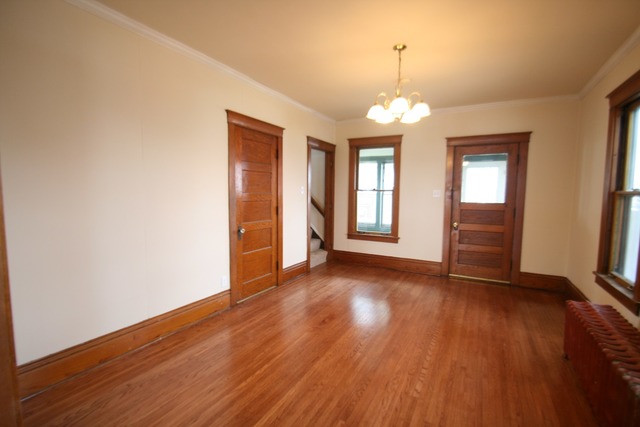 515 Forest Ave, Aurora, IL 60505 photo 4