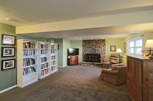 2136 Glencoe St, Wheaton, IL 60187 photo 9
