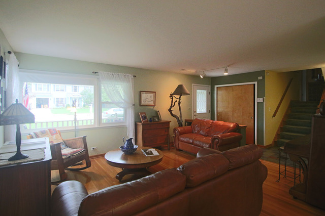 2136 Glencoe St, Wheaton, IL 60187 photo 5