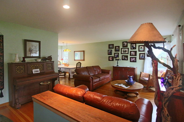 2136 Glencoe St, Wheaton, IL 60187 photo 3