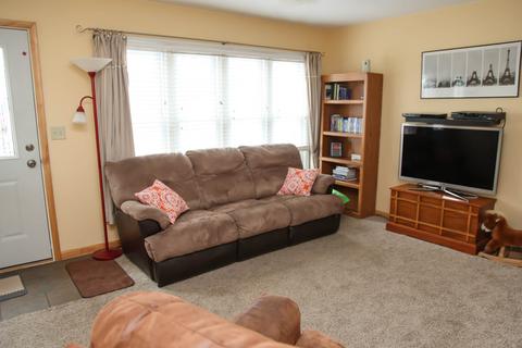 914 Douglas St, Morris, IL 60450 photo 3