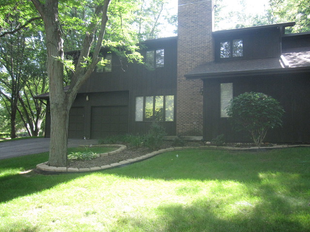 9810 Captains Dr, Algonquin, IL 60102 photo 1