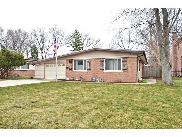 4635 Lilac Ave, Glenview, IL 60025 photo 1