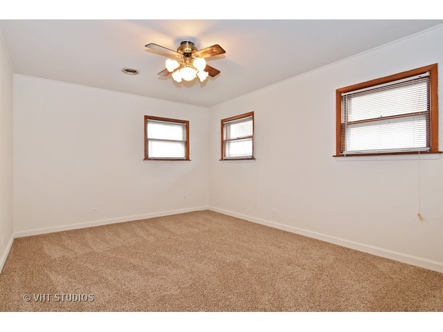 4635 Lilac Ave, Glenview, IL 60025 photo 3