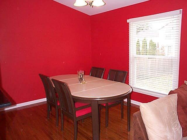 260 E Country Dr, Bartlett, IL 60103 photo 8