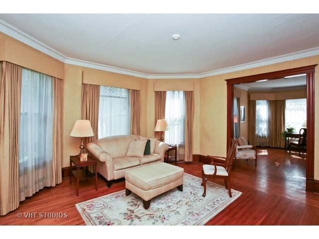 117 Hill Ave, Elgin, IL 60120 photo 5