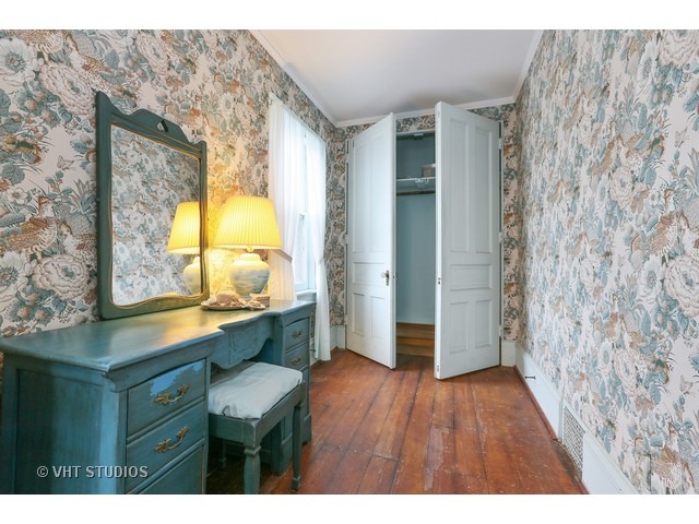 117 Hill Ave, Elgin, IL 60120 photo 10