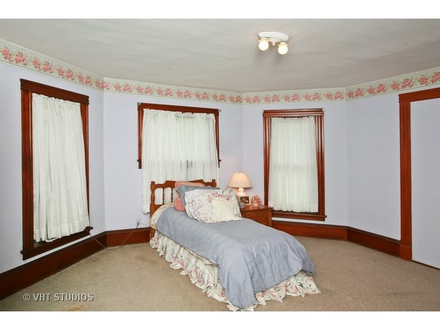 117 Hill Ave, Elgin, IL 60120 photo 11