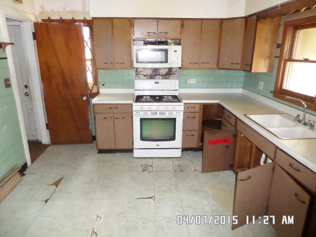 275 E 167th St, Harvey, IL 60426 photo 4