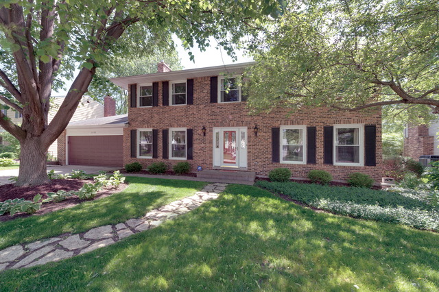 1925 Somerset Ln, Wheaton, IL 60189 photo 1