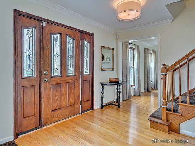 1925 Somerset Ln, Wheaton, IL 60189 photo 2