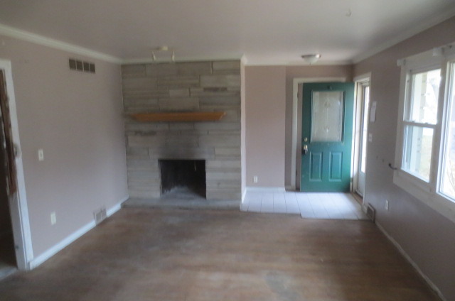 646 Gilbert Ter, Aurora, IL 60506 photo 3